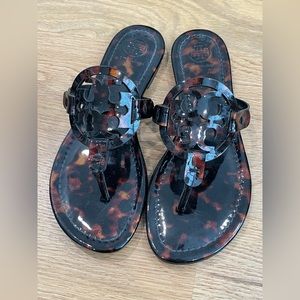 Excellent condition Tory Burch tortoise millers